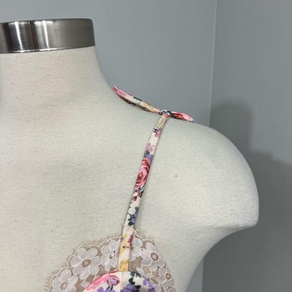 VS Cream Floral Bralette - Picture 6 of 9